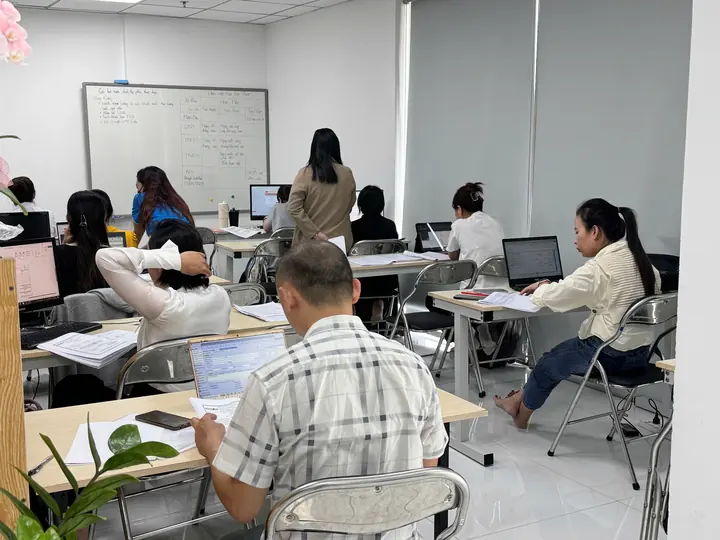 Lớp kế toán tổng hợp tại Thuận Việt