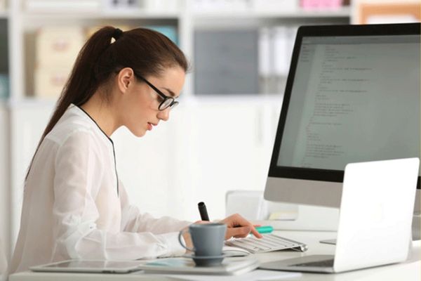 Doanh nghiệp có nên thuê dịch vụ kế toán ngoài không?