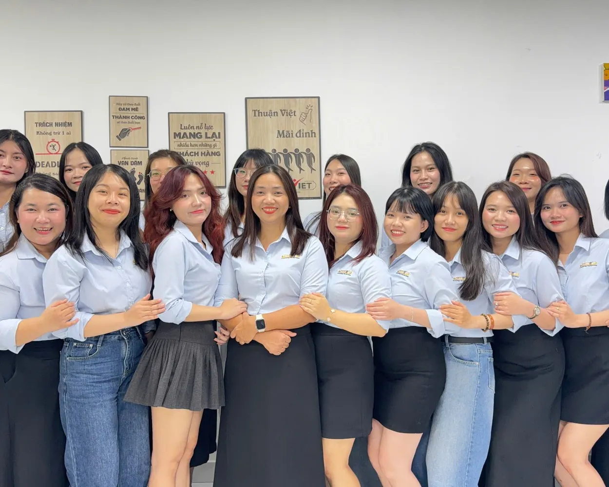 Đội ngũ nhân sự Kế Toán Thuận Việt tại văn phòng